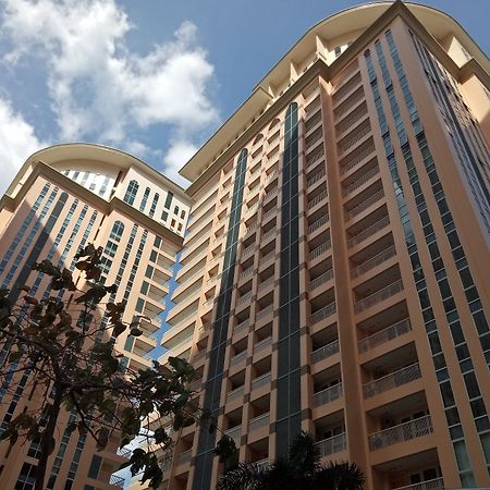 Venice Mckinley Hill Taguig Bgc المظهر الخارجي الصورة